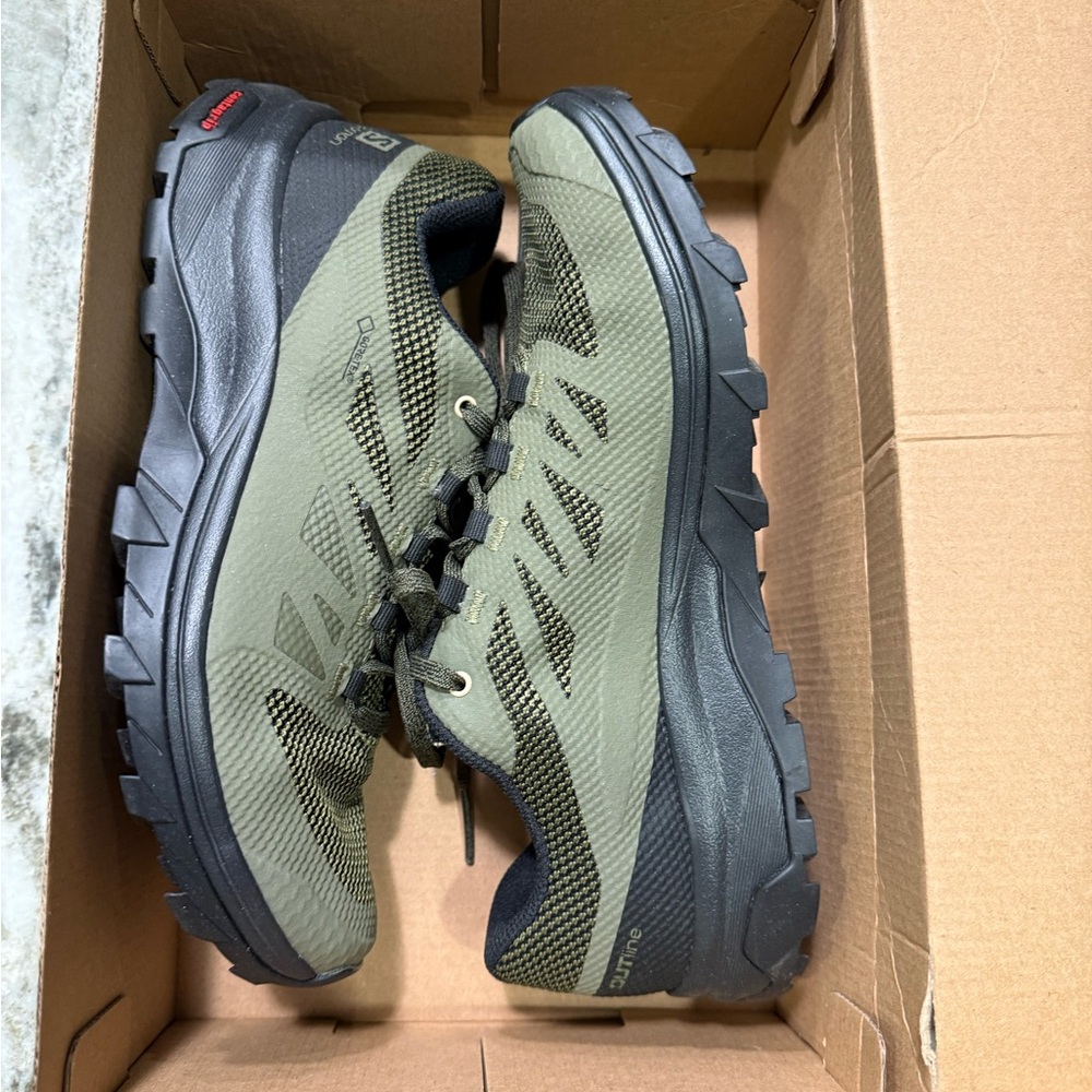 Salomon Men's Green and Black Athletic Shoes